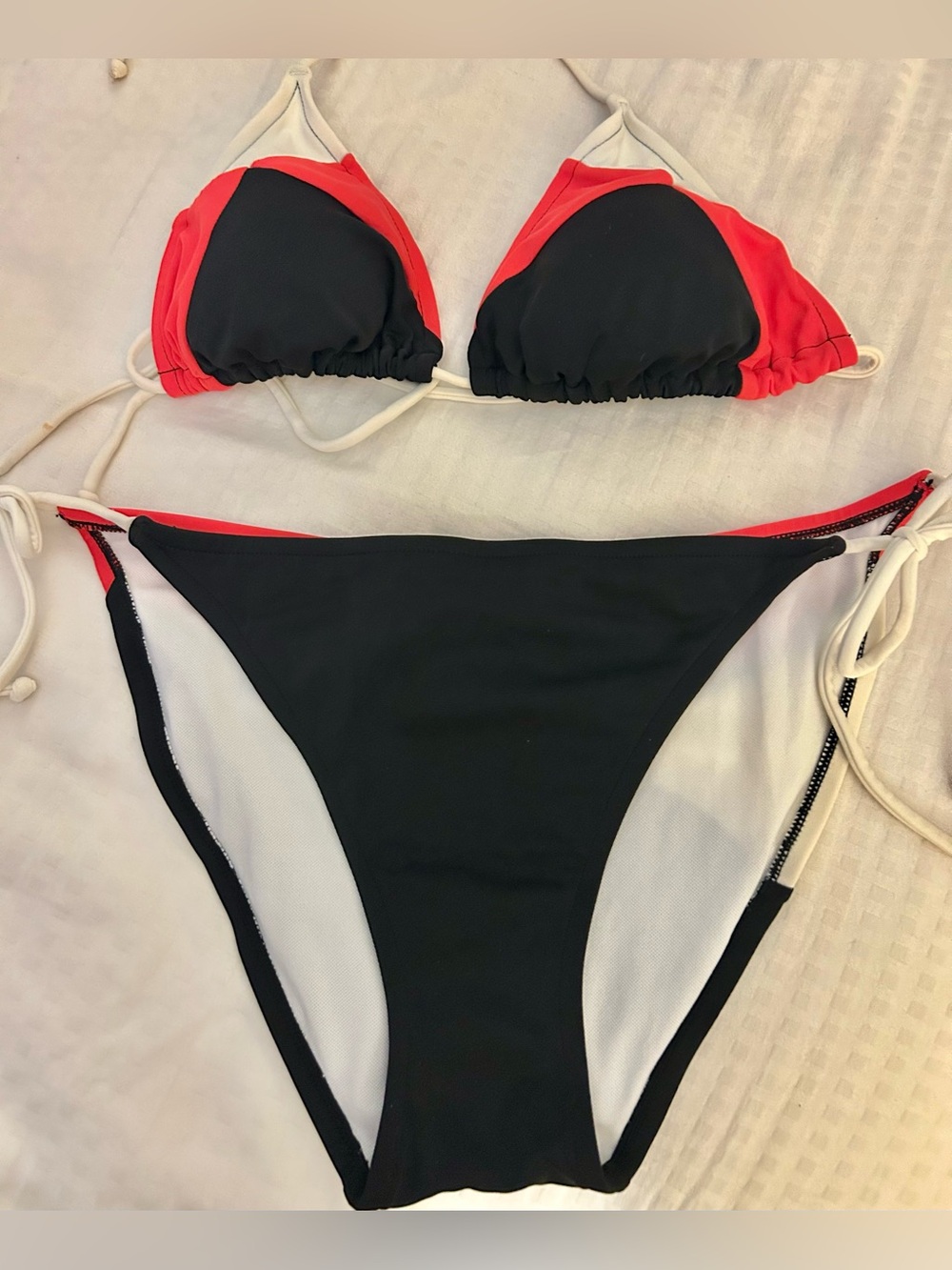 Red, Black & White Colorblock Triangle Bikini Set Size M